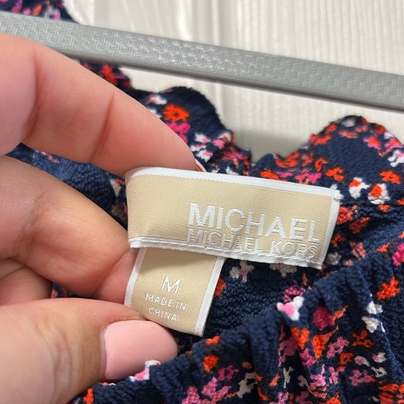 Michael Kors floral navy on/off shoulder short sleeve blouse- size M like new - Picture 7 of 9